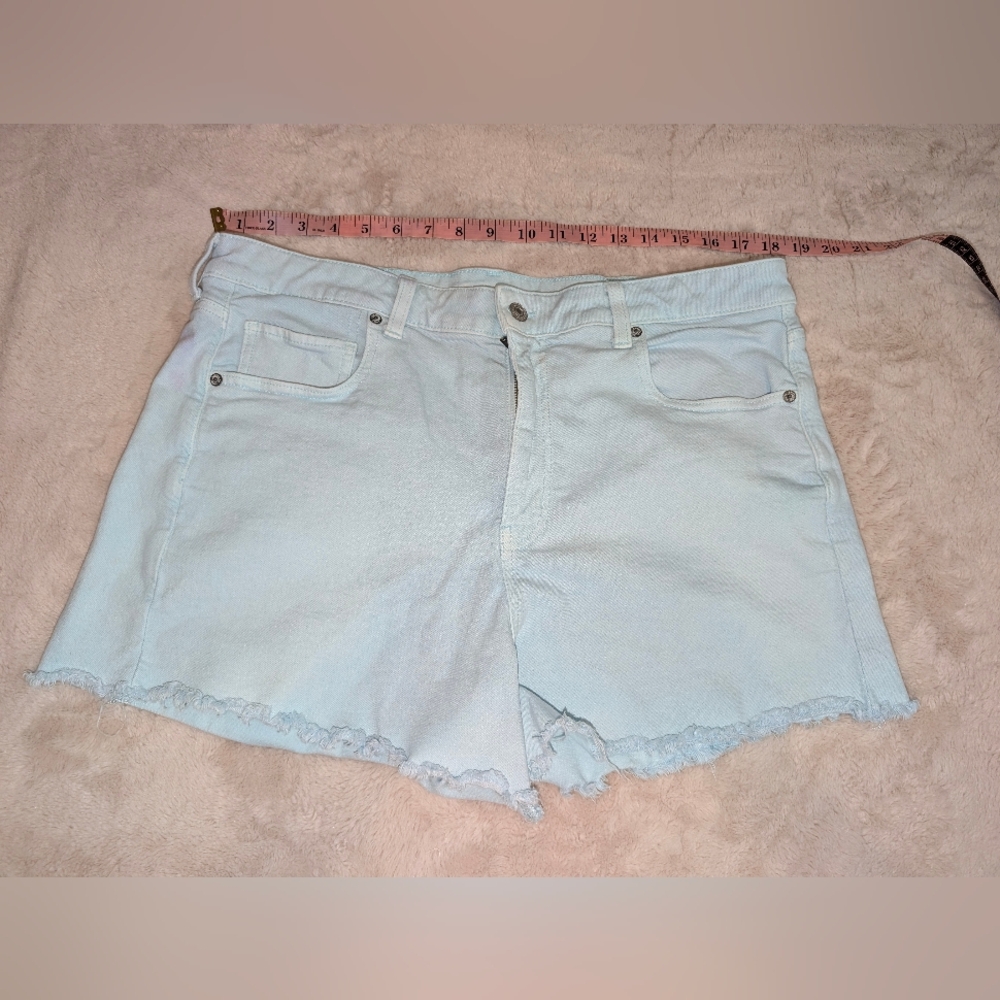 American Eagle Outfitters Light Wash Twill Mom Short 16